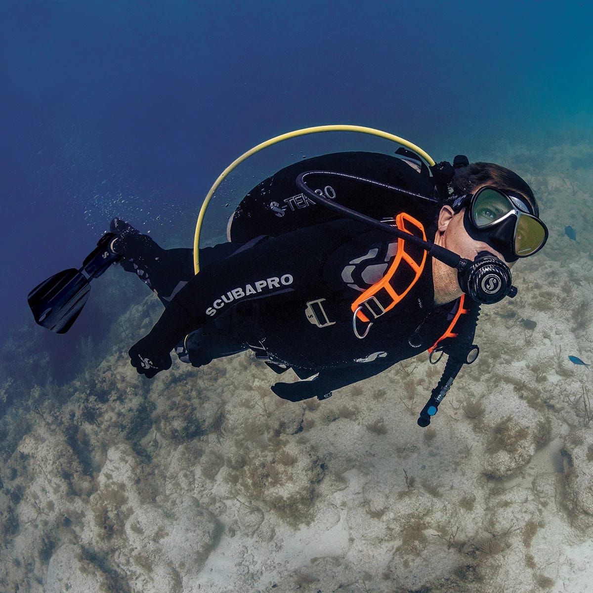 Scuba diver with S-Tek Donut 30 gear underwater
