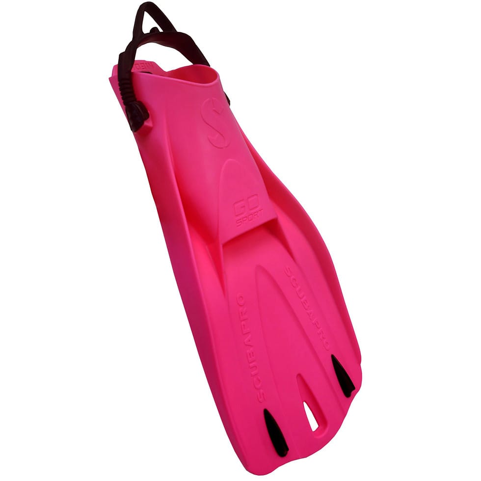Pink Scuba diving fins from Go Sport