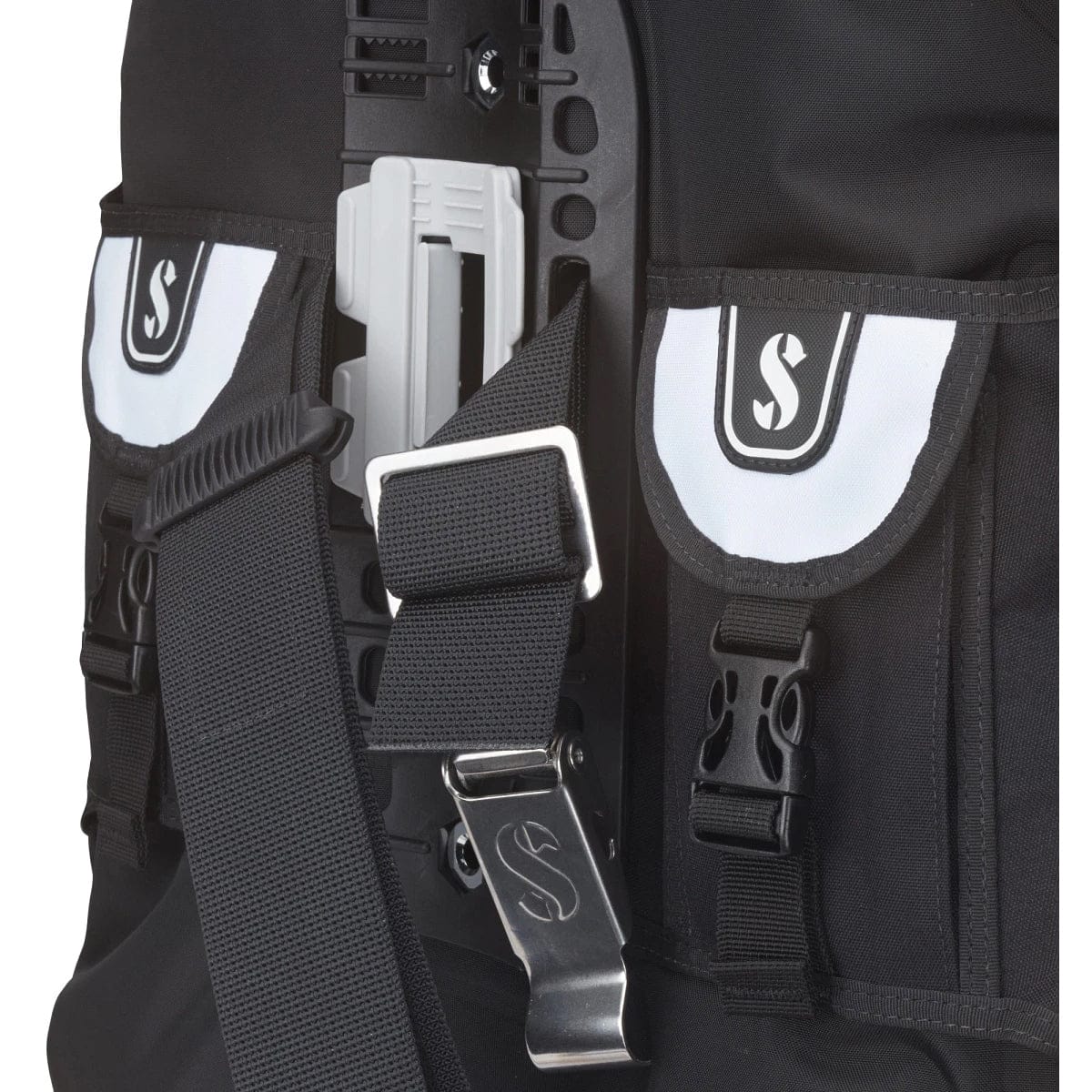 SCPBBWB_4_ALL with reflective accents and straps