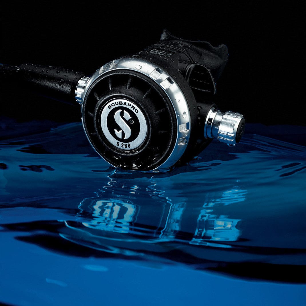 Scubapro G260 SP2855 dive regulator in water