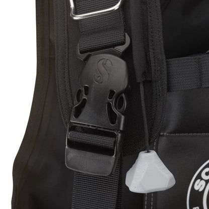 ScubaPro BPI 3 Level BCD buckle detail