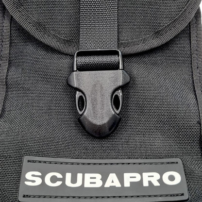 Scubapro Hydros Cargo Thigh Pocket detail with buckle