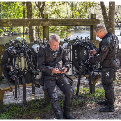 Scuba divers with S-Tek Donut60 equipment