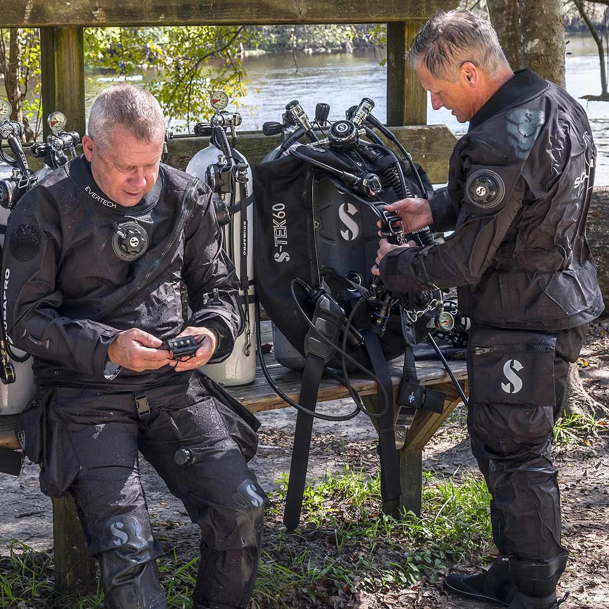 Scuba divers with S-Tek Pro 5 equipment